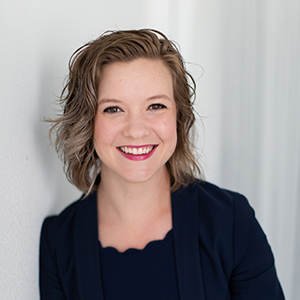 Headshot of Amanda Alexander
