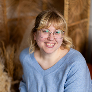 salish_sea_elissa Headshot of Elissa Springer, LMFTA, of The Salish Sea Collective